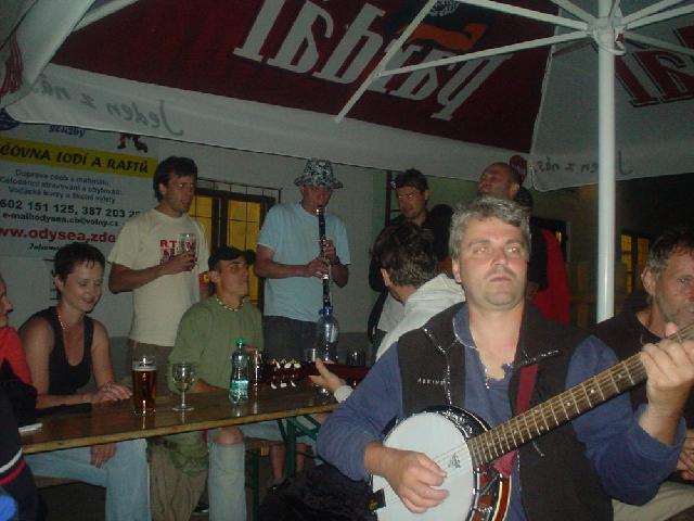Záchranáři, Vltava 2007 > obr (139)